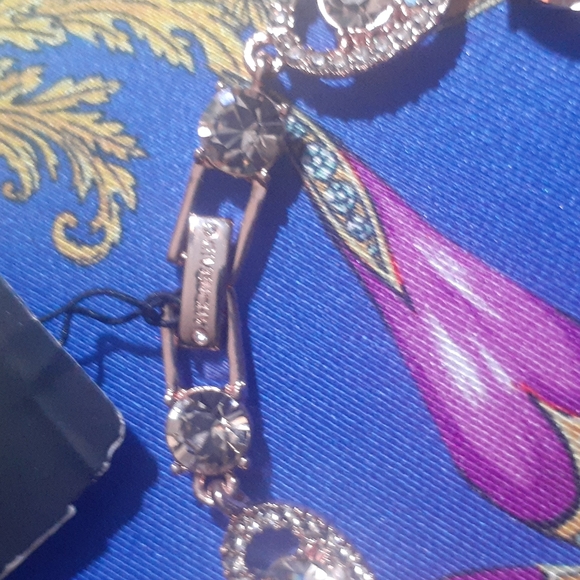 GIVENCHY ROSE GOLD_TONE BRACELET GIVENCHY  ROSE_ GOLD TONE CRYSTAL PEARL - Picture 4 of 7